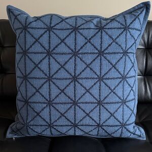 NWT Ralph Lauren Blue Geometric Pillow 20x20 Linen 100%